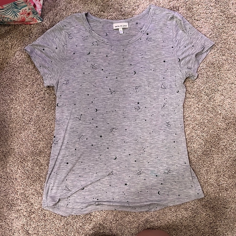 grey T shirt constellations